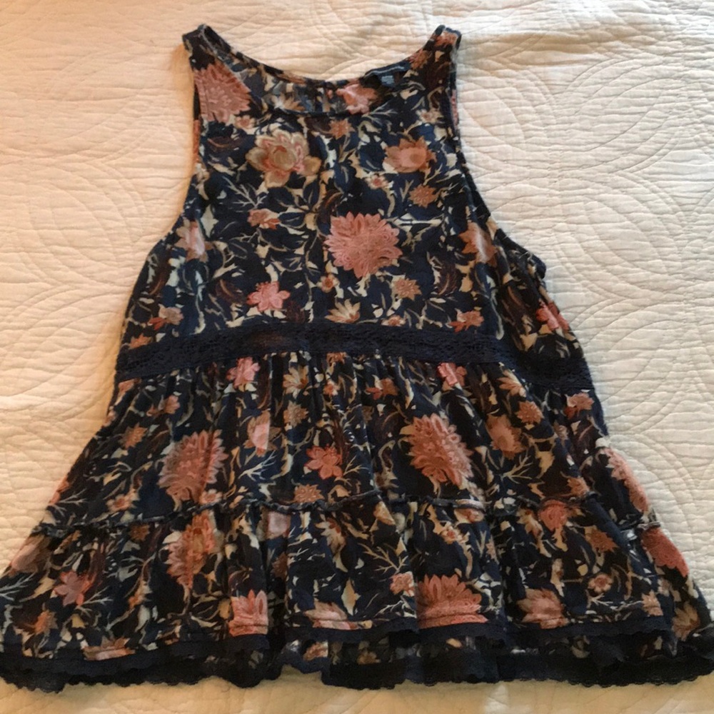 American Eagle floral top